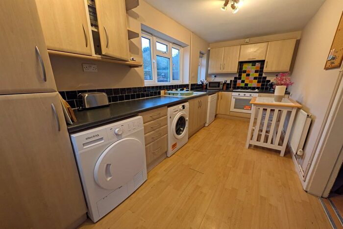 2 Bedroom End Of Terrace House To Rent In Boundary Road, Beeston, NG9