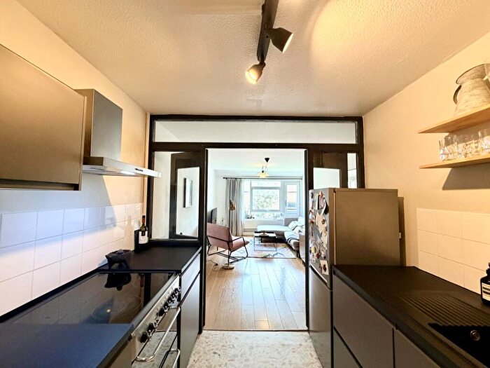 1 Bedroom Flat For Sale In Wheeler Gardens, London, N1