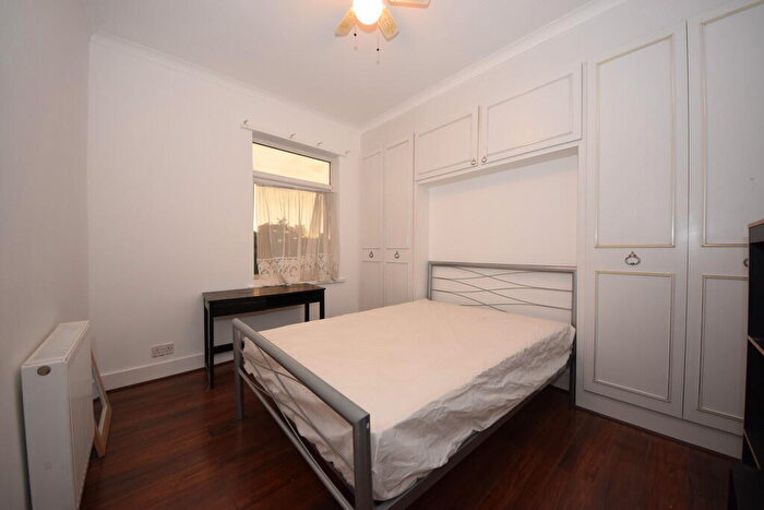 1 Bedroom Terraced House To Rent In Newbury Park, Ilford, IG2