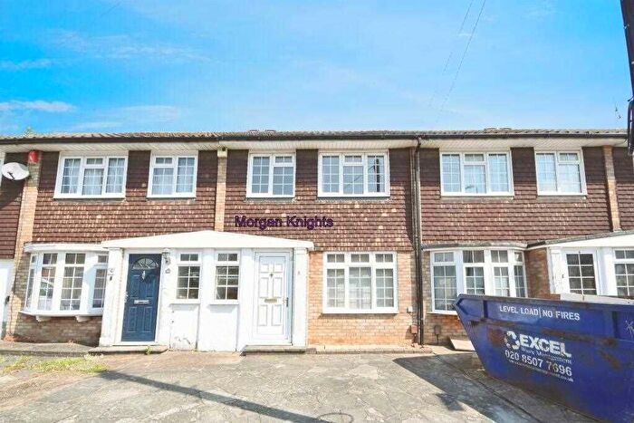 4 Bedroom Terraced House To Rent In Sims Close, Romford, RM1