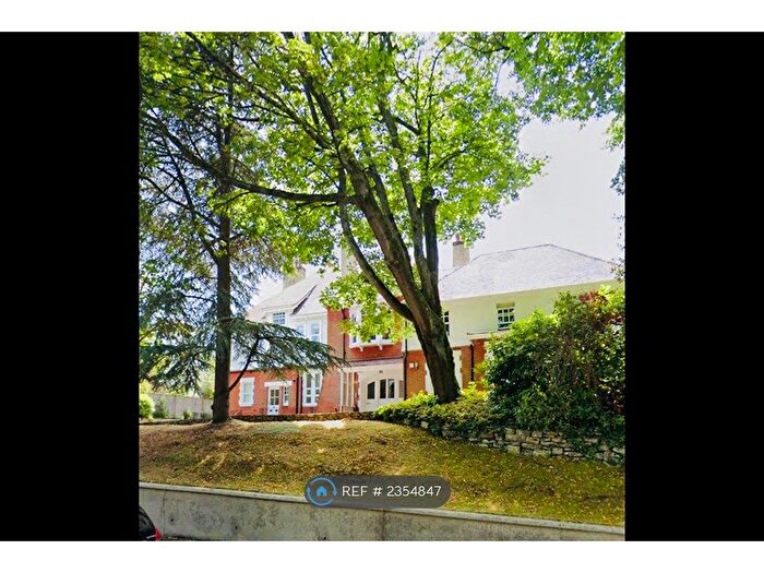 2 Bedroom Flat To Rent In Westcliffe Lodge, Bournemouth, BH4