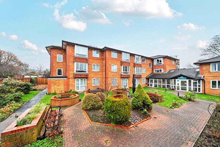 1 Bedroom Flat For Sale In Pinner Hill Road, Pinner, HA5