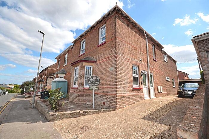 2 Bedroom Flat For Sale In Mountain Ash Road, Dorchester, DT1