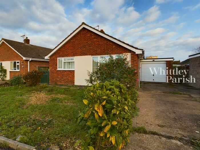 2 Bedroom Detached Bungalow To Rent In Pearmain Road, Diss, IP22