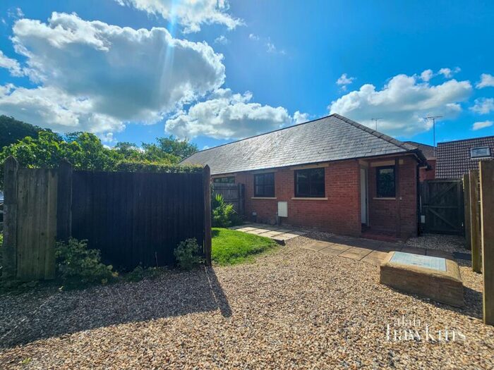 1 Bedroom Semi-Detached Bungalow To Rent In Glenville Close, Royal Wootton Bassett, SN4