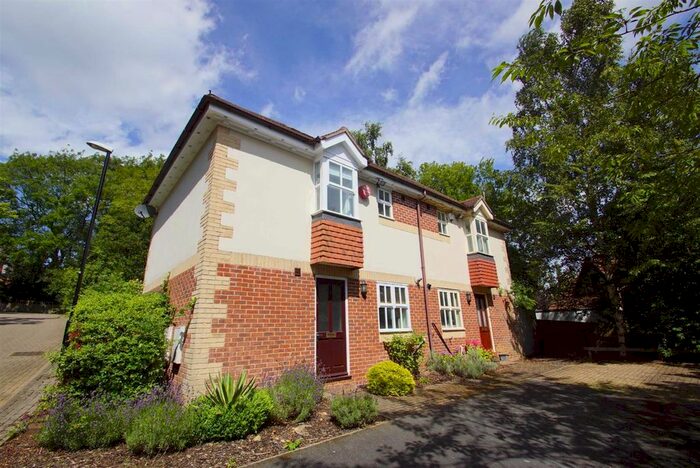 2 Bedroom Town House To Rent In Redhouse Lane, Chapel Allerton, Leeds, LS7