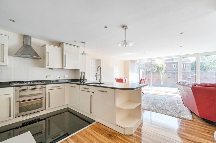 6 Bedroom Detached House For Sale In Wexham, Berkshire, SL3