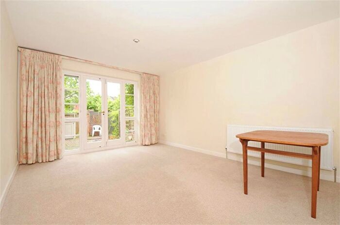 2 Bedroom Terraced House To Rent In Brudenell Road, Tooting, SW17