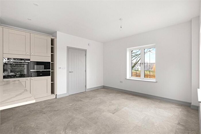 4 Bedroom Detached House For Sale In London Road, Binfield, Bracknell, Berkshire, RG42