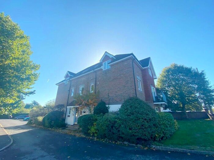 1 Bedroom Apartment To Rent In Ladbroke Road, Redhill, Surrey, RH1