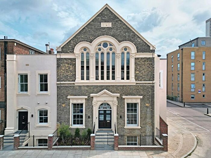 2 Bedroom Flat To Rent In Merchant Street, Bow, E3