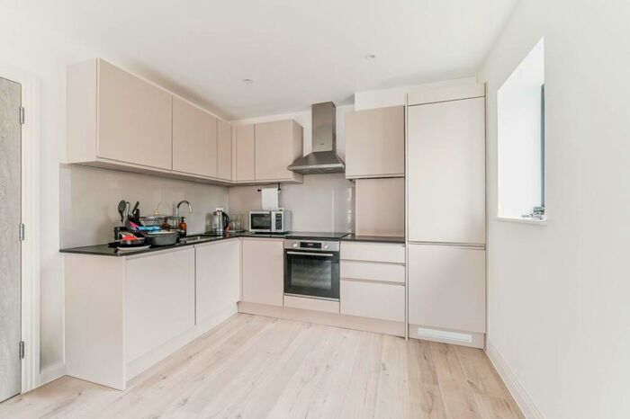 1 Bedroom Flat To Rent In More Close, Croydon, Purley, CR8