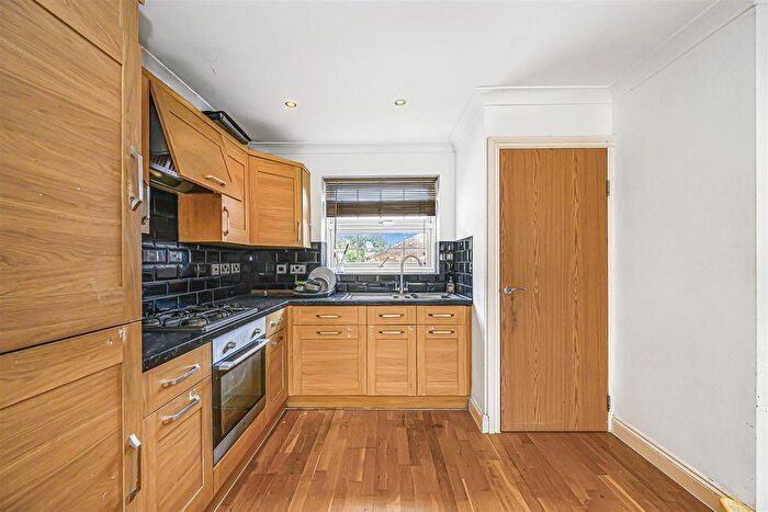1 Bedroom Flat To Rent In Kingsley Road, Loughton, IG10