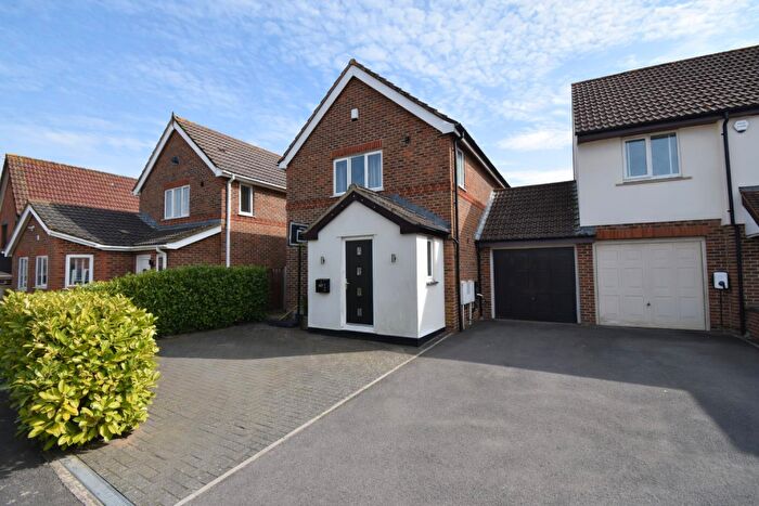 3 Bedroom Link Detached House For Sale In Badger Rise, Portishead, BS20