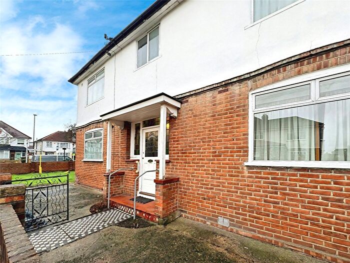 3 Bedroom Semi Detached House To Rent In Central Avenue, Hounslow, TW3