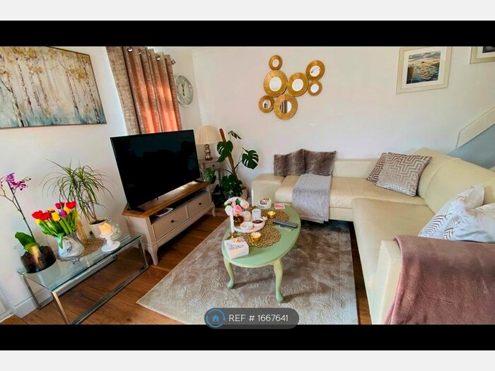 1 Bedroom Semi-Detached House To Rent In Gale Close, Hampton, TW12