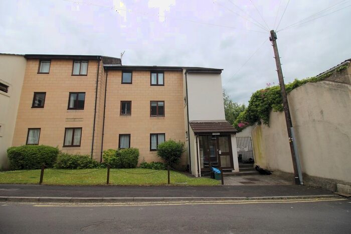 2 Bedroom Flat To Rent In Attewell Court, Bath, Somerset, BA2