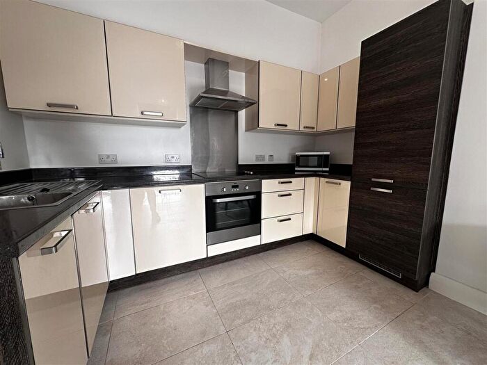 2 Bedroom Apartment To Rent In Mount Stuart Square, Cardiff, CF10
