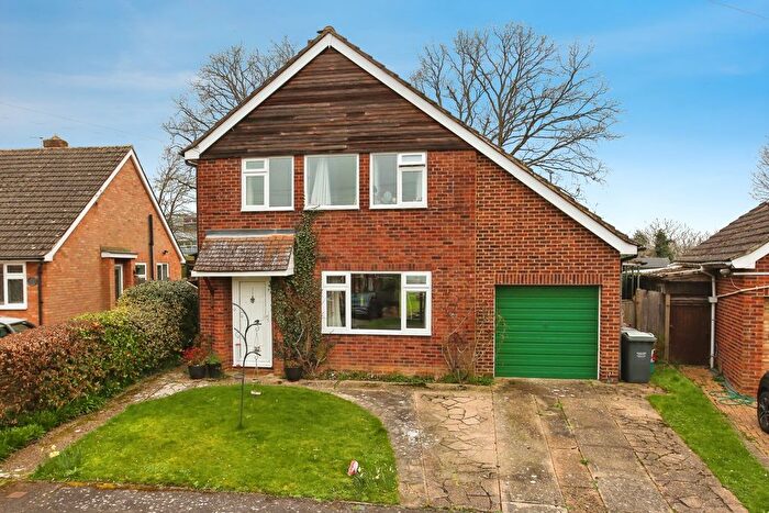 3 Bedroom Detached House For Sale In Hopgarden Road, Tonbridge, Kent, TN10
