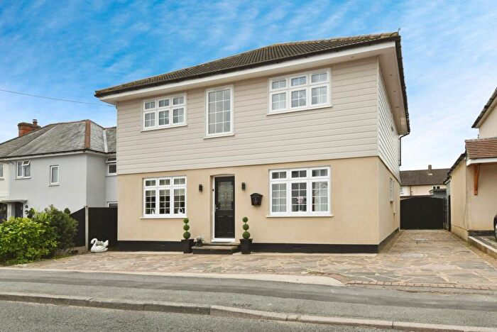 5 Bedroom Detached House For Sale In Hatch Road, Pilgrims Hatch, Brentwood, Essex, CM15