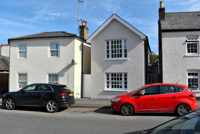3 Bedroom Detached House To Rent In St Marys Road, Weybridge, KT13