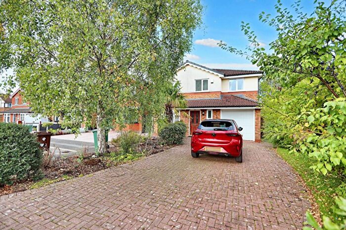 4 Bedroom Detached House For Sale In Albert Drive, Whitefield, M45