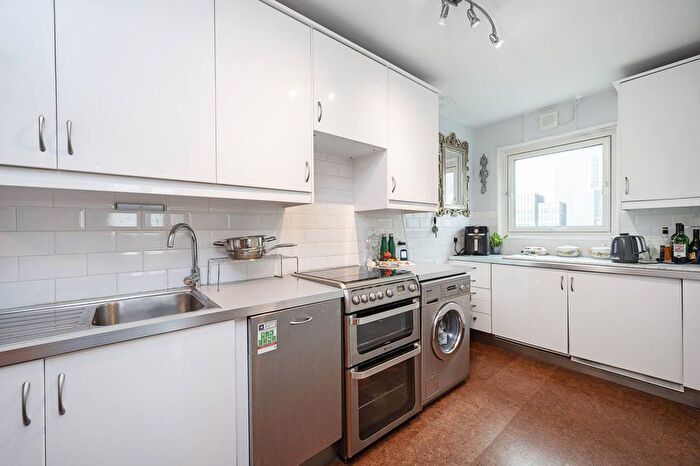 2 Bedroom Flat To Rent In Petticoat Square, City, London, E1