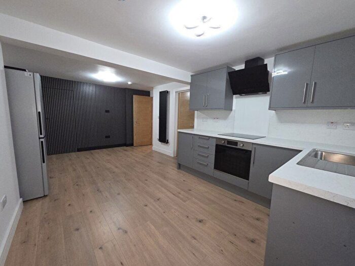 2 Bedroom Flat To Rent In Moody Road, Headington, OX3