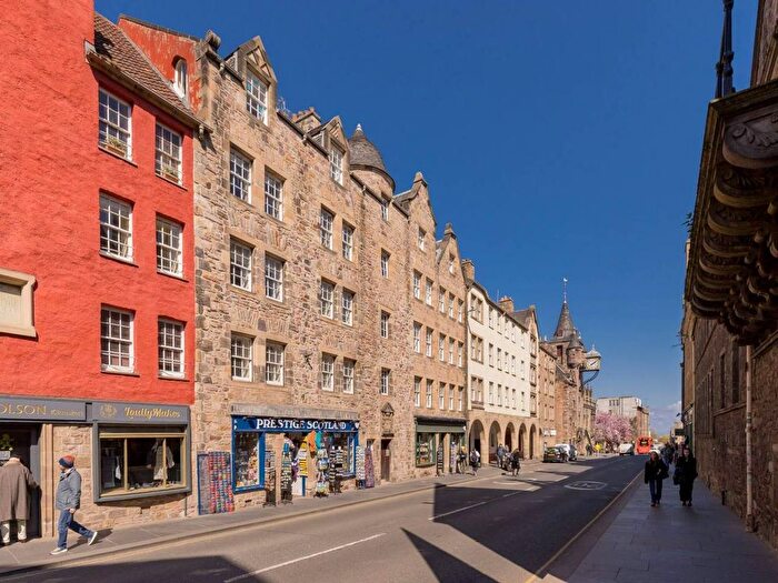 2 Bedroom Flat To Rent In Canongate, Old Town, Edinburgh, EH8