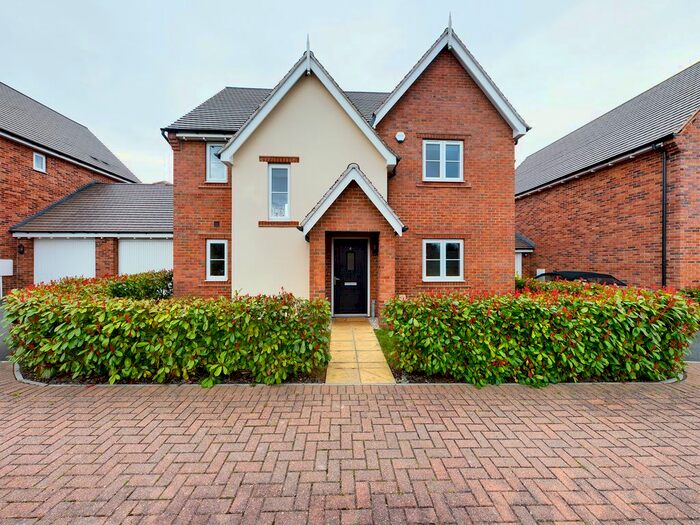 4 Bedroom Detached House For Sale In Glendower Way, Great Witley, Worcester, WR6