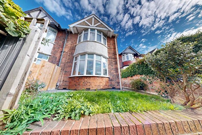 3 Bedroom Semi-Detached House To Rent In Hucknall Road, Nottingham, NG5