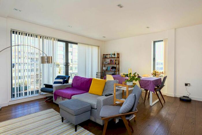 2 Bedroom Flat To Rent In Central Street, Clerkenwell, EC1V