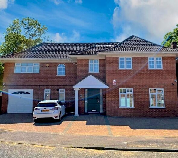 5 Bedroom Detached House To Rent In Hathaway Close, Stanmore, HA7