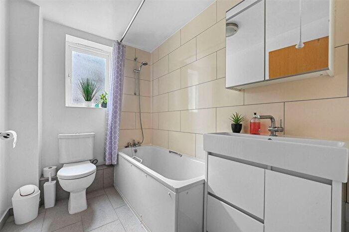 1 Bedroom Flat For Sale In Eastway, Hackney, London, E9