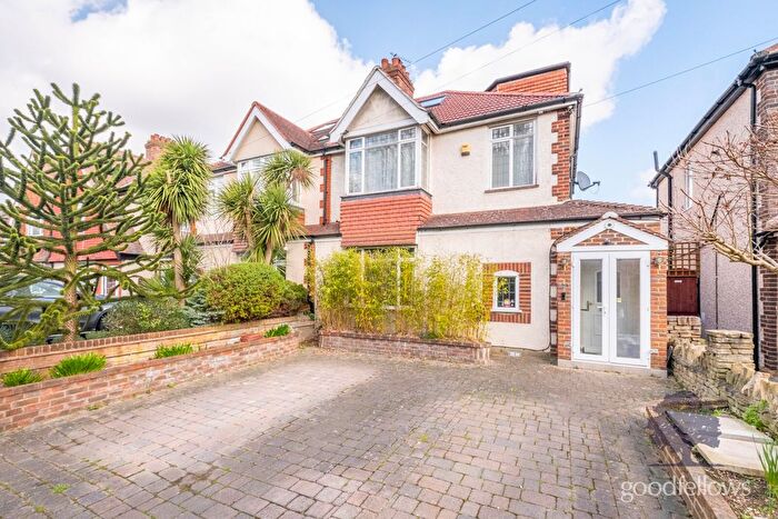 5 Bedroom Detached House To Rent In Commonside East, Mitcham, CR4