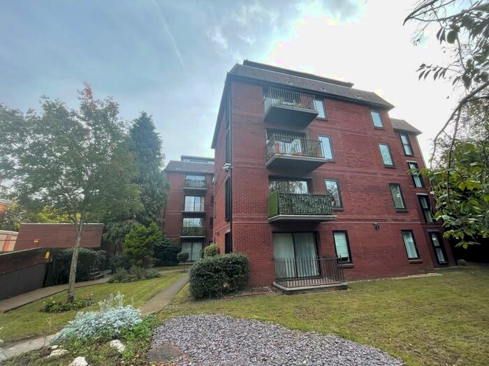 2 Bedroom Flat To Rent In , Churchill Lodge, IG8