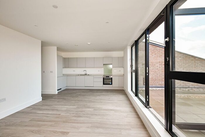 2 Bedroom Flat To Rent In Medway Street, Chatham, ME4