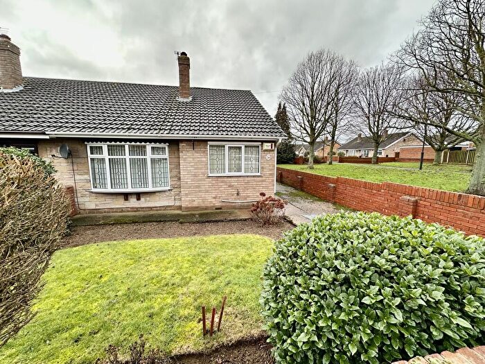 2 Bedroom Semi-Detached Bungalow For Sale In Pinehall Road, Barnby Dun, Doncaster, DN3