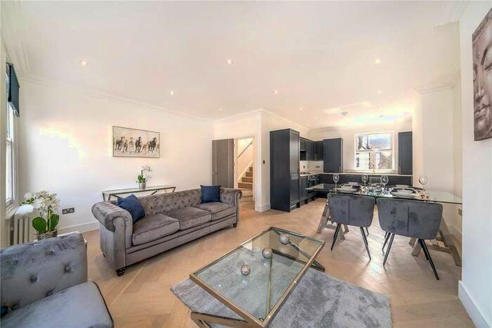 3 Bedroom Flat To Rent In Ivydale Road, Nunhead, London, SE15