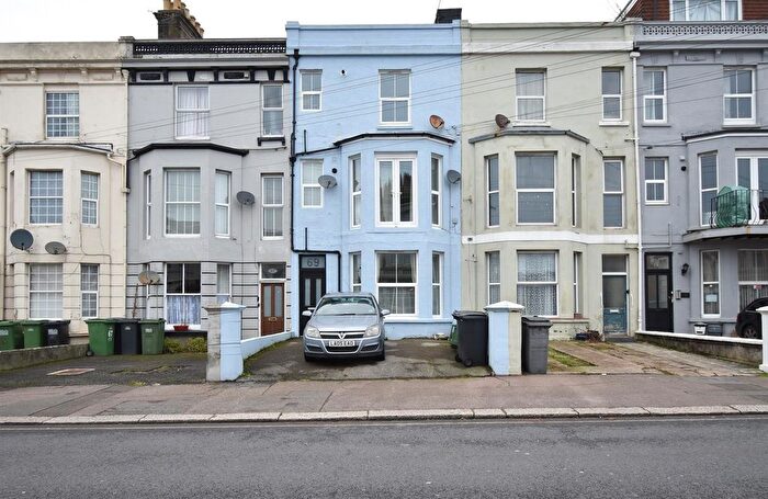 2 Bedroom Flat For Sale In Mount Pleasant Road, Hastings, TN34