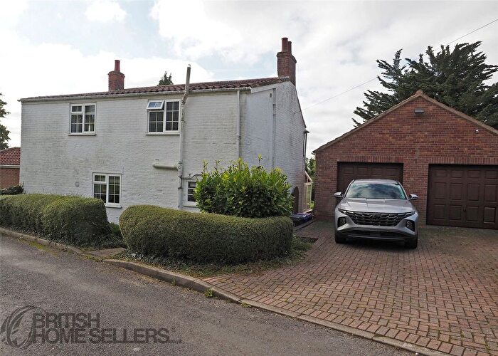 4 Bedroom Cottage For Sale In Clixby Lane, Grasby, Barnetby, Lincolnshire, DN38