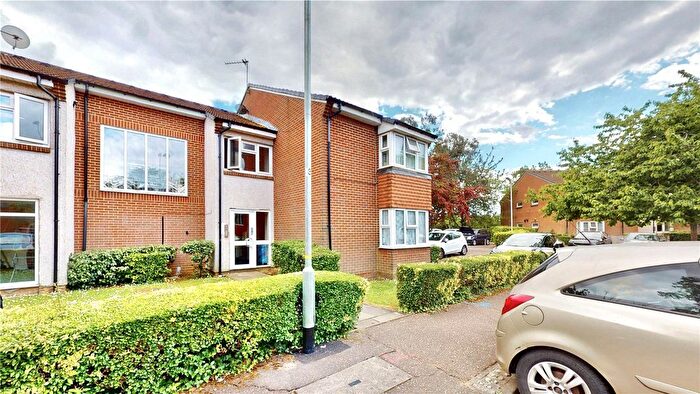 Studio For Sale In Heatherwood Drive, Hayes, UB4