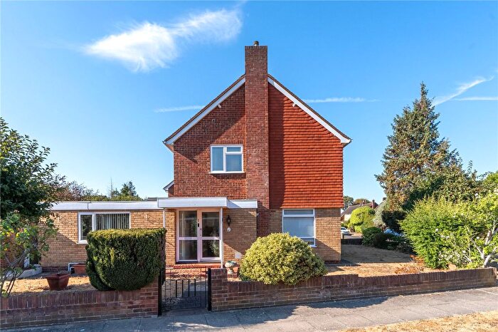 3 Bedroom Detached House For Sale In Meadows End, Sunbury, TW16