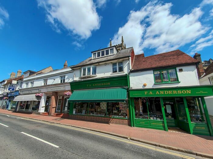 1 Bedroom Flat To Rent In High Street, East Grinstead, RH19