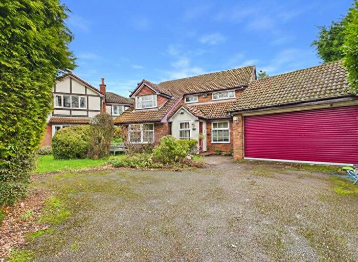 4 Bedroom Detached House For Sale In Seal Close, Walmley, Sutton Coldfield, B76
