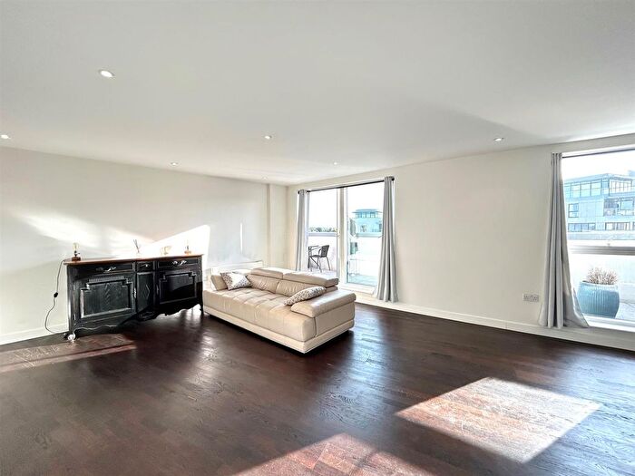 2 Bedroom Flat To Rent In Pump House Crescent, Brentford, TW8