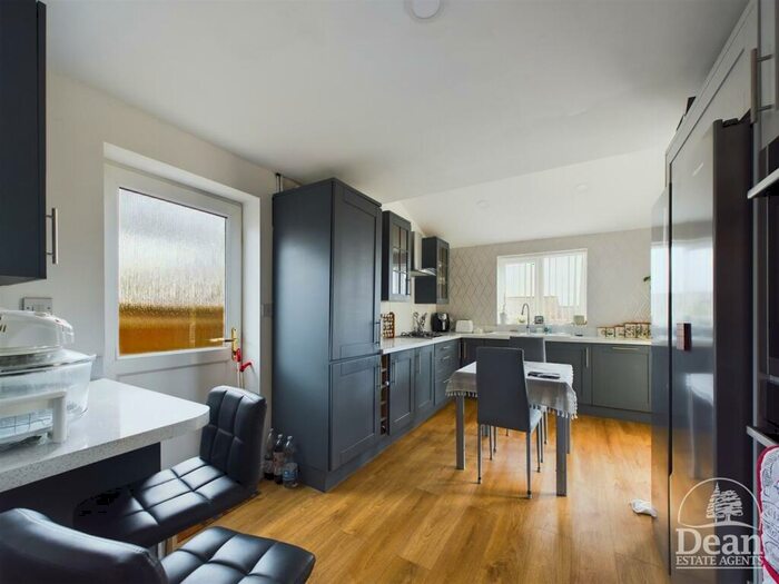 3 Bedroom Detached House For Sale In Dockham Road, Cinderford, GL14