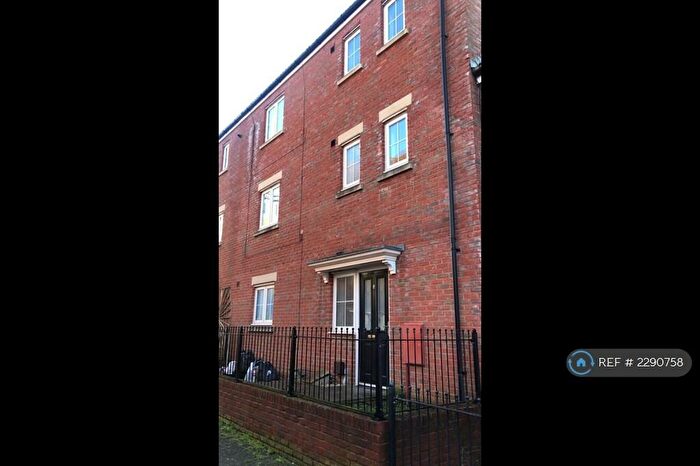 5 Bedroom Terraced House To Rent In Delft Crescent, Swindon, SN25