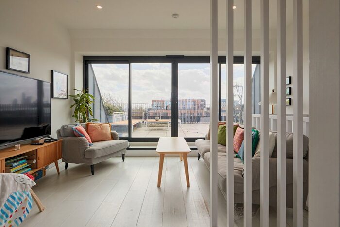 2 Bedroom Flat To Rent In Fisheries Building, Lamb Lane, London, E8