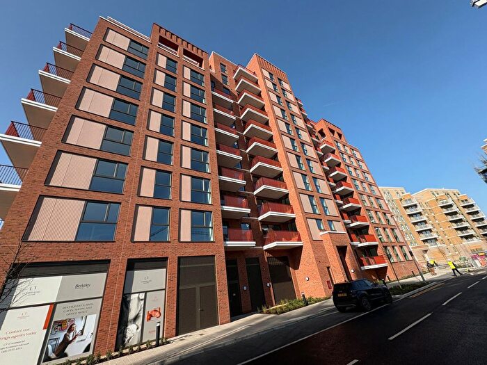 1 Bedroom Flat To Rent In Hopper House, Lombard Square, Plumstead, SE28